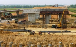 Cao tốc Đà Nẵng - Quảng Ngãi vào cao điểm