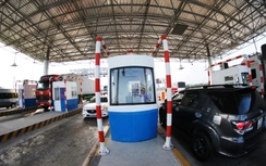 Tài xế đỗ xe gây ùn ứ, BOT Nam Bình Định buộc xả trạm