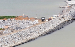 Dấu hỏi vụ nữ kế toán làm giả quyết định lãnh đạo Quảng Nam