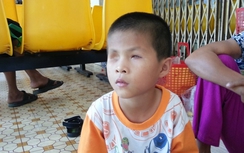 Cậu bé ung thư mắt và ước mơ nhìn thấy bầu trời