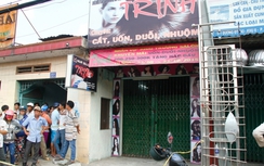 Bình Dương: Chủ tiệm cắt tóc treo cổ tại cầu thang