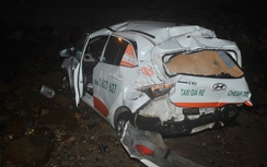 Taxi lao xuống biển Vũng Tàu, hành khách tử vong