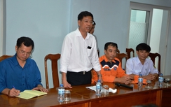 Cục trưởng Cục Hàng hải VN thăm hỏi thuyền viên tàu Thành Đạt 01