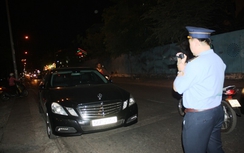 TP.HCM: Tăng cường xử lý xe khách chạy hợp đồng dưới 9 chỗ