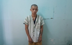 9X táo tợn siết cổ cướp xe ôm giữa phố Sài Gòn