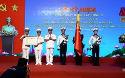 DN vận tải bộ Tân cảng đón nhận Huân chương Lao động Hạng Ba