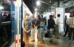 Khai trương tàu hỏa thế hệ 3, khách được ăn miễn phí 2 tháng