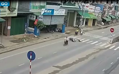 Bị đâm vì sang đường không quan sát và pha cứu trợ bá đạo