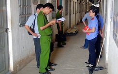 Hà Nội: Người đàn ông treo cổ nghi tự tử, để thư tuyệt mệnh