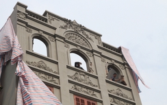 Gia đình cựu Cục trưởng C50 tháo dỡ biệt thự sai phép