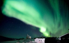 Ngây ngất cực quang tuyệt đẹp nhìn từ vũ trụ