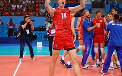 Cầu thủ Nga bị đuổi khỏi máy bay vì...chân quá dài