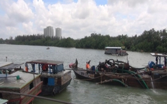 Bắt tại trận 9 "cát tặc" trên sông Đồng Nai