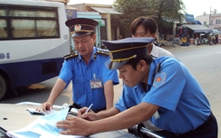 TP HCM ra quân xử phạt xe dù, nhồi nhét khách