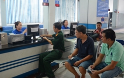 Nhiều hành khách trả vé tàu sau vụ sập cầu Ghềnh