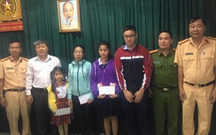 Báo Giao thông trao quà cho học sinh khó khăn huyện Cần Giờ,Nhà Bè