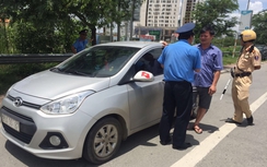 Thanh tra giao thông bị tài xế Grab tông khi đang làm nhiệm vụ