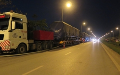 Hà Nội: Cấm đường để cẩu đầu máy, toa xe đường sắt trên cao