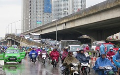 Đội mưa ùn ùn trở lại Hà Nội sau kỳ nghỉ Quốc khánh 2/9