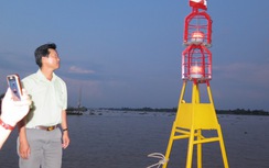 Thiết bị GPS "tố" nhóm trộm đèn báo hiệu trên sông Tiền
