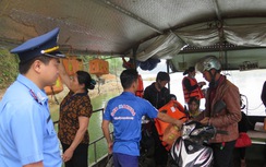 Chặn tàu cao tốc, đò ngang chở quá tải dịp 30/4