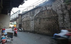 Chưa cấp phép đục thông vòm cầu đường sắt trăm tuổi ở Hà Nội