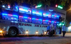 Xe khách ngông nghênh trong nội đô Hà Tĩnh