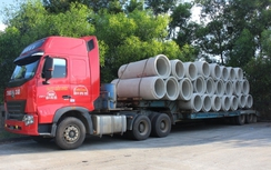 Tài xế xe quá tải đóng cửa trốn CSGT bị phạt 60 triệu đồng