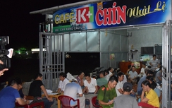 Bắt quả tang 36 con bạc sát phạt trong quán cà phê