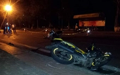 2 xe máy tông nhau, 4 người thương vong trong đêm