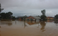 Vĩnh Linh vẫn bị nước lũ bủa vây