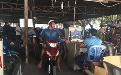 Bãi giữ xe bệnh viện Long An thu tiền cao hơn quy định 100%