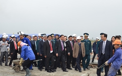 Ông Tô Huy Rứa kiểm tra dự án mở rộng sân bay Cát Bi