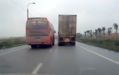 Chiếc xe khách “hiếu chiến”