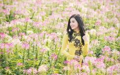 Á hậu Huyền My diện áo dài đón Xuân