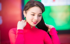 HH Kỳ Duyên khoe sắc xuân với áo dài đỏ