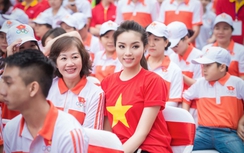 Hoa hậu Kỳ Duyên "thả dáng" chạy bộ quanh hồ Gươm