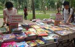 Đến Hội sách 2015: Mua sách rẻ hơn rau
