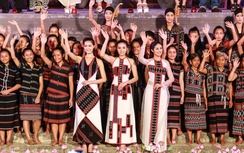 Kỳ Duyên, Ngọc Hân, Thùy Dung hóa thành cô gái Tà Ôi