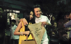 Đại gia mua đấu giá túi xách của Đàm Vĩnh Hưng giá 120 triệu