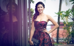 Nguyễn Thị Loan rạng rỡ trước ngày đi thi HH Hòa bình Thế giới