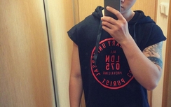 Chàng trai gây sốt Sing my Song khoe cơ bắp