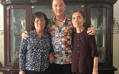 Đàm Vĩnh Hưng khóc tiết lộ mẹ ruột nợ hàng trăm tỉ đồng