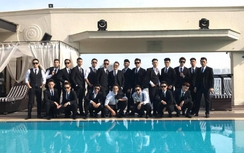 Clip Đàm Vĩnh Hưng và 60 soái ca gây náo loạn phố đi bộ