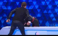 Clip Chi Pu đau đớn khi Trấn Thành đập gạch vào mông