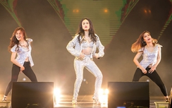 Hoàng Thùy Linh nói gì về sự cố tụt khóa quần