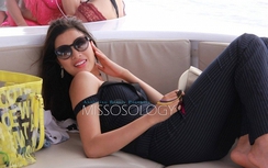 Nguyễn Thị Thành ăn mì tôm trước khi vào Chung kết Miss Eco International