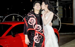 Noo Phước Thịnh cười tít mắt khi được Tú Anh hôn gió