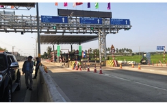 Gấp rút đàm phán để đồng loạt thu phí ô tô tự động