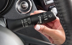 Những trang bị trên ô tô khiến lái mới 'toát mồ hôi'